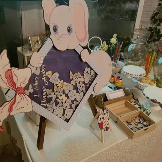 https://www.jubileetree.com/ro/wp-content/uploads/2018/01/Jubilee-Guest-book-christening-alternative-tree-drop-box-sign-in-heart-wood-30-540x540.jpg