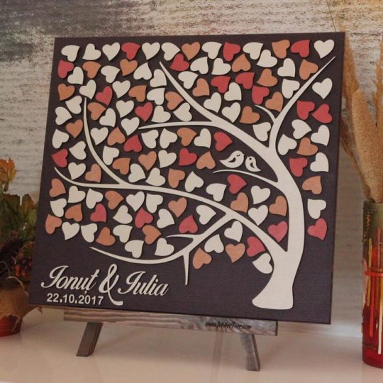 https://www.jubileetree.com/ro/wp-content/uploads/2018/01/Jubilee-Guest-book-wedding-alternative-tree-drop-box-sign-in-heart-wood-16-540x540.jpg