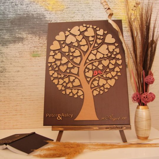 https://www.jubileetree.com/ro/wp-content/uploads/2018/01/Jubilee-Guest-book-wedding-alternative-tree-drop-box-sign-in-heart-wood-21-540x540.jpg